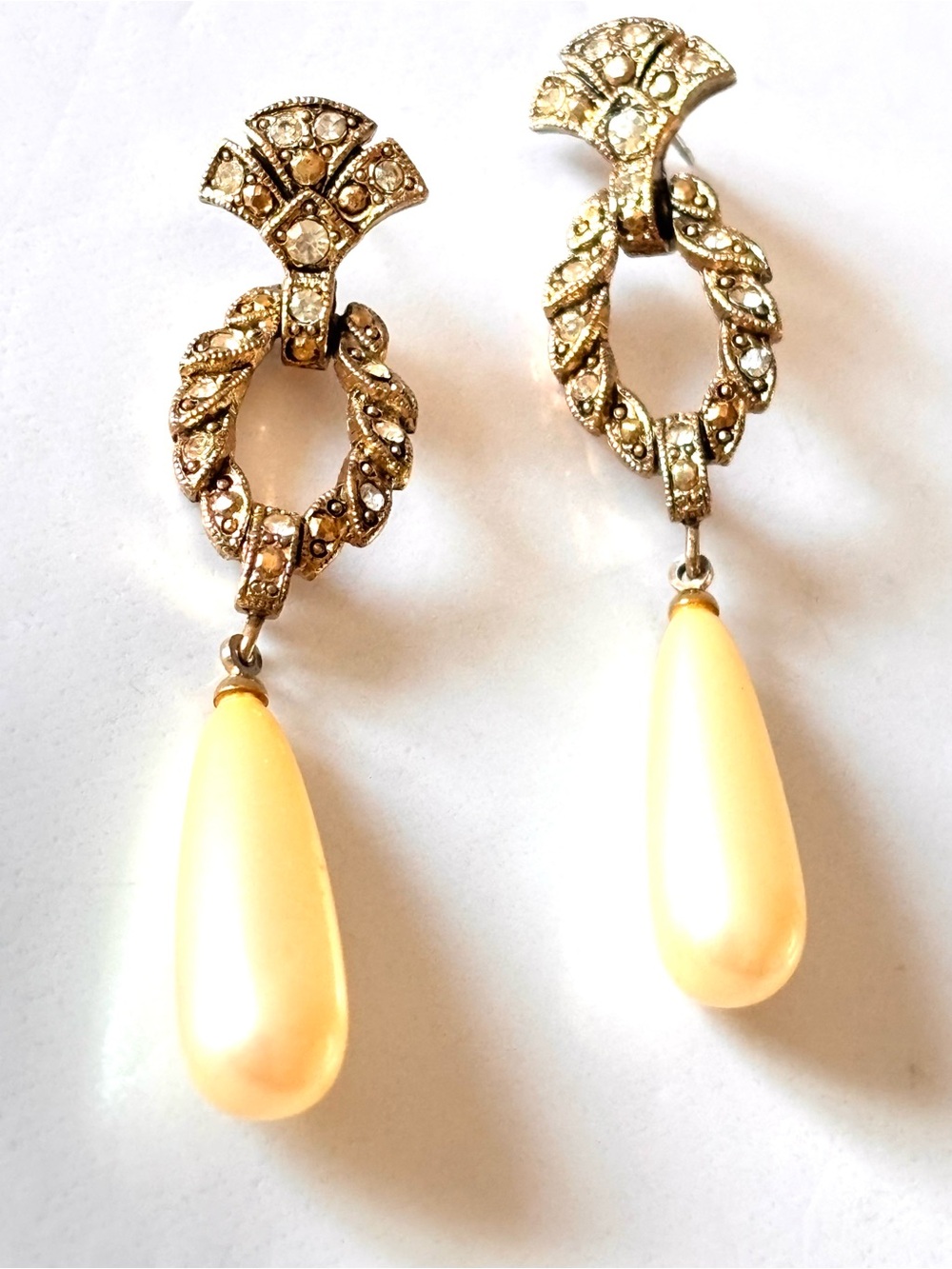 Richelieu Vintage Faux Pearl Drop Gold Tone Rhinestones Earrings